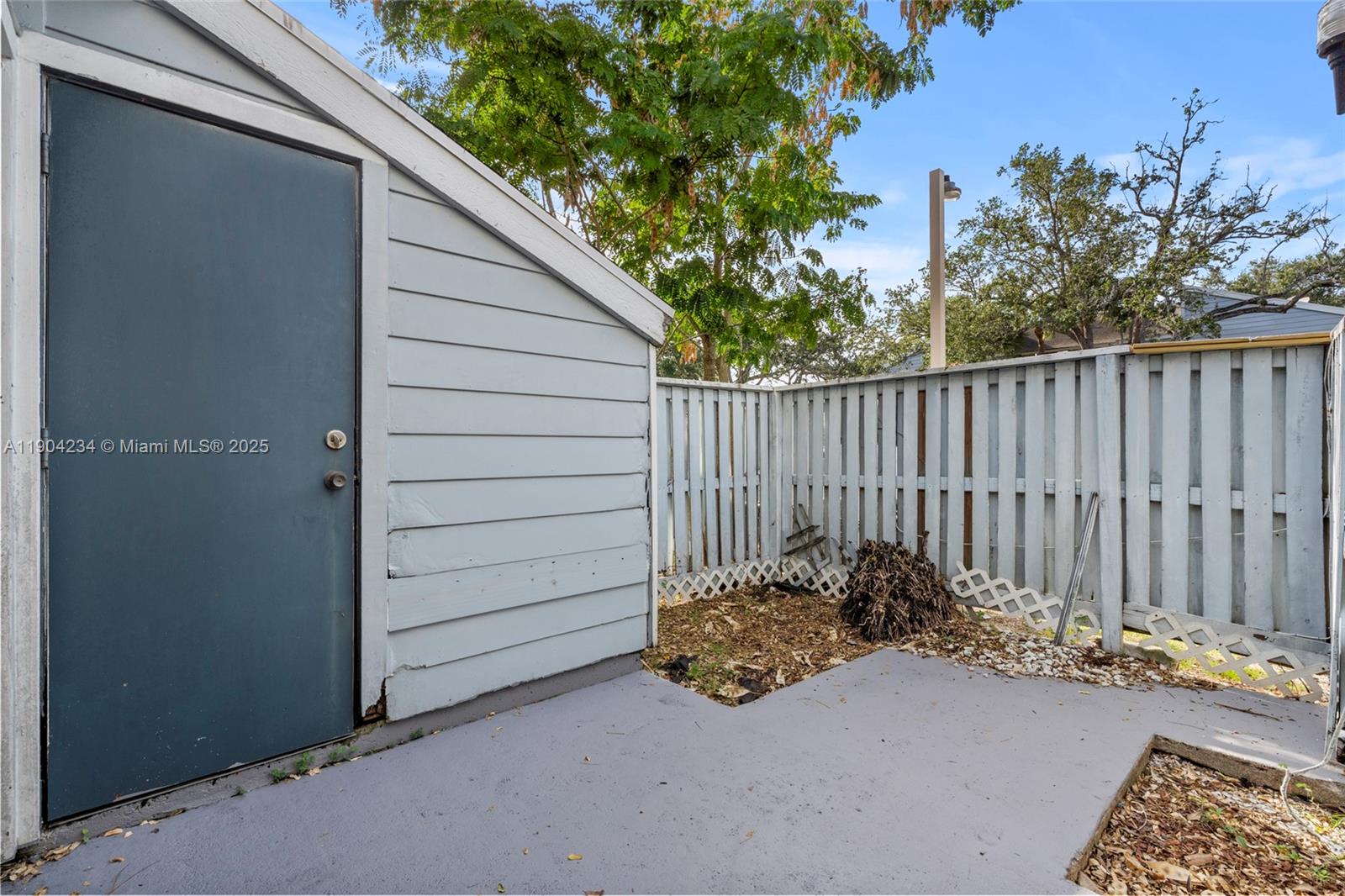 ROCK ISLAND LAND CORP - Residential