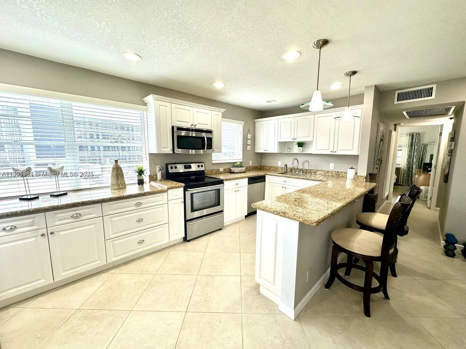 Deerfield Beach, Florida 33442, United States, 2 Bedrooms Bedrooms, ,2 BathroomsBathrooms,Residential,Active,128576