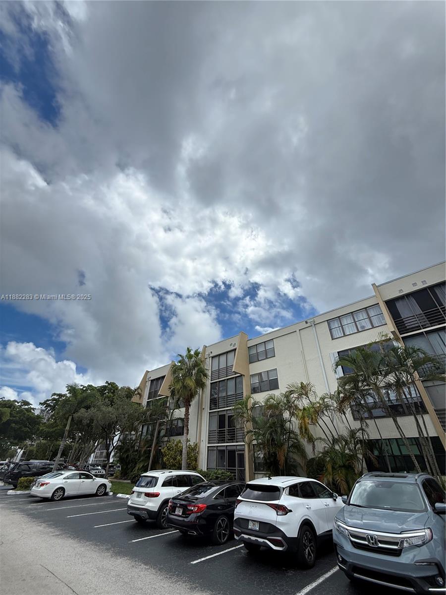 PRICED TO SELL AT $295,000! OWNER FINANCING AVAILIABLE. VACANT AND EASY TO SHOW!
THIS RARELY AVAILABLE RENOVATED FIRST FLOOR 3 BED 2 BATH 1,380 SQ FT WITH LARGE TERRACE. NEW WASHER/DRYER IN UNIT. IMPACT WINDOWS, BRAND NEW WATER HEATER (2024), NEW APPLIANCES (2022), AC (2021).
VILLA DORADA IN AVENTURA. PRIME AVENTURA LOCATION. STEPS FROM AVENTURA MALL, GULFSTREAM PARK RACING & CASINO, WHOLE FOODS, TARGET, PETSMART, PUBLIX, TOP RESTAURANTS, AND SHOPPING. NEAR HOUSES OF WORSHIP AND ZONED FOR 3 EXCELLENT A-RATED SCHOOLS, LOCATED IN THE HIGHLY DESIRABLE VILLA DORADO COMPLEX. AMENITIES INCLUDE 2 COMMUNITY POOLS, GYM, CLUBHOUSE, KID'S PLAYGROUND, AND MORE. ACROSS THE STREET FROM DON SOFFER EXERCISE TRAIL. PERFECT FOR FAMILIES OR INVESTORS! CAN BE RENTED AFTER 1-YEAR OF OWNERSHIP.