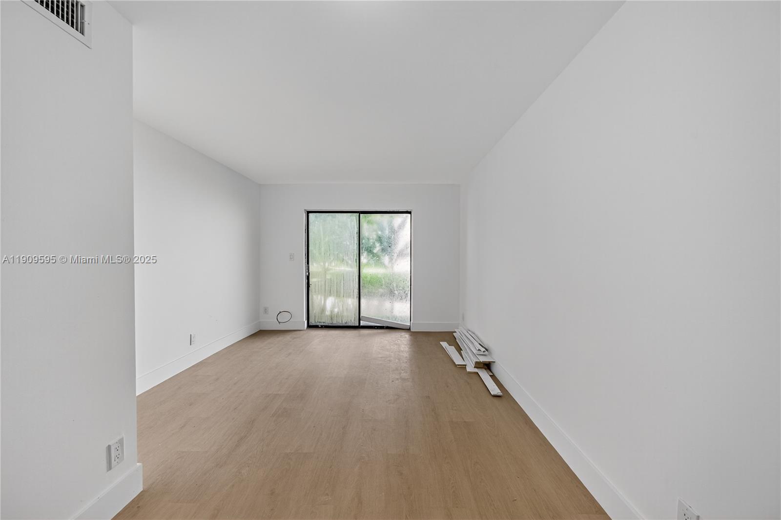 LAKESIDE AT TAMARAC CONDO - Residential Lease