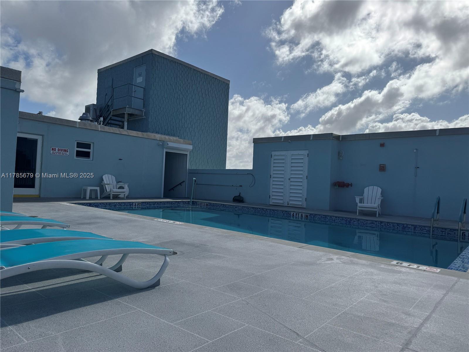 EDGEWATER BEACH TOWERS CO - Residential