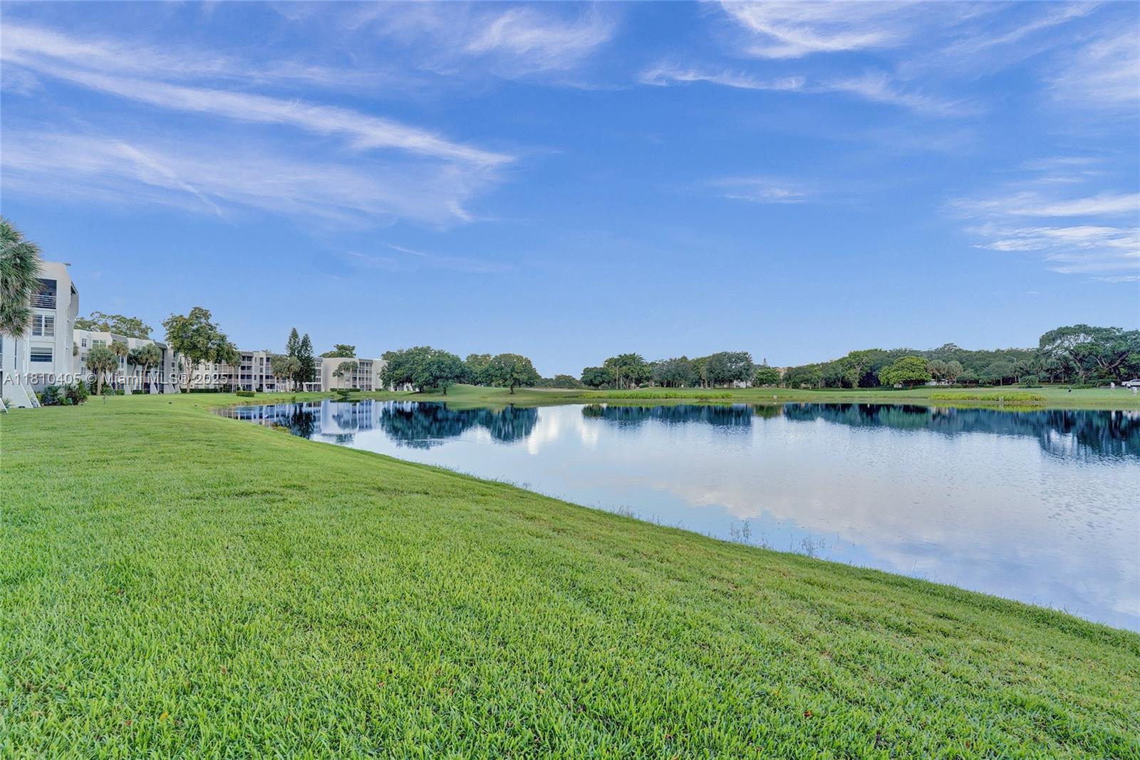 9450 Poinciana Pl 212