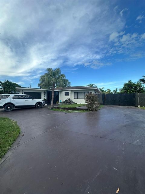 19361 NW 1st Ct Miami Gardens FL 33169