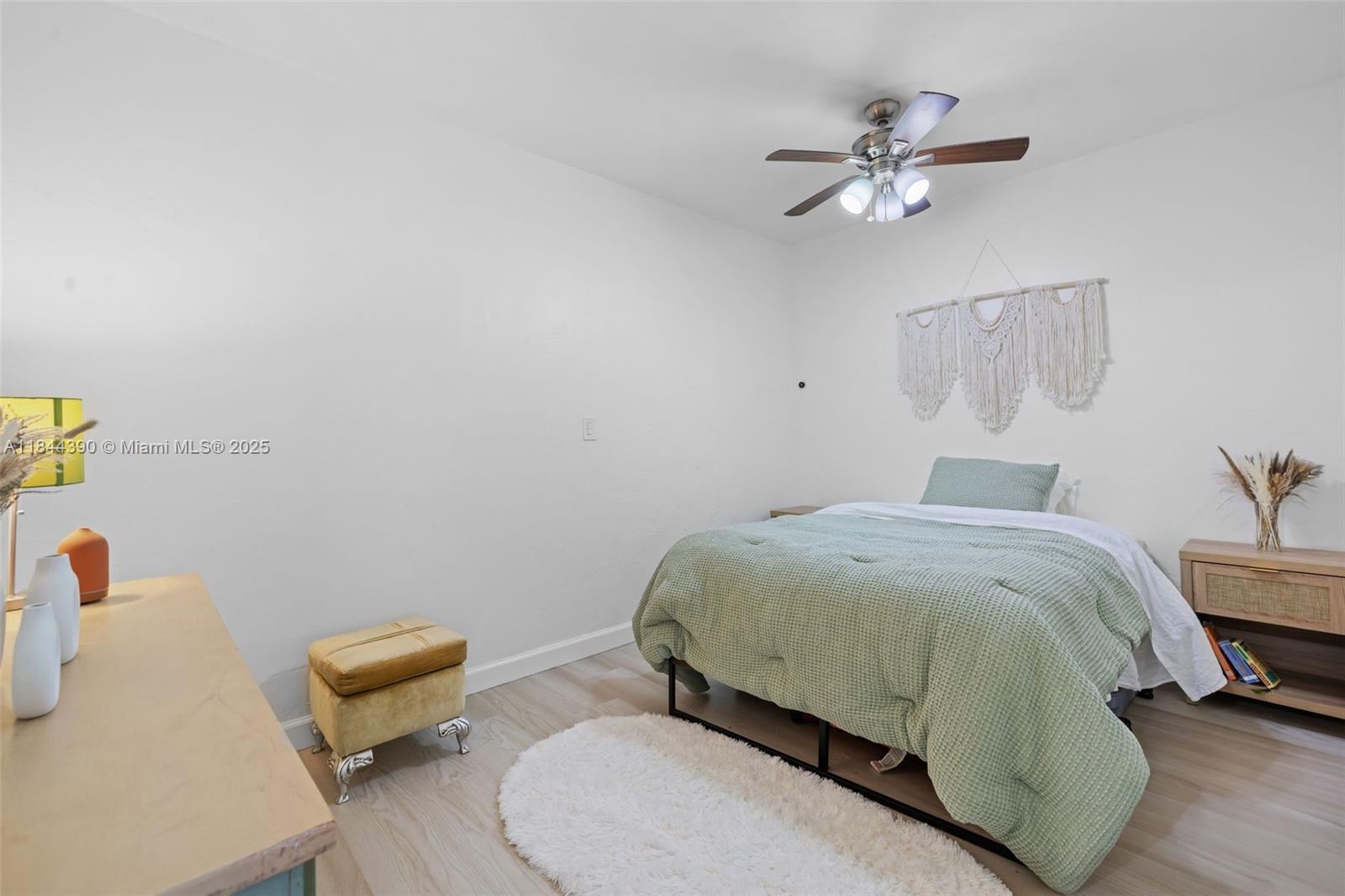 900 Jefferson Ave 13