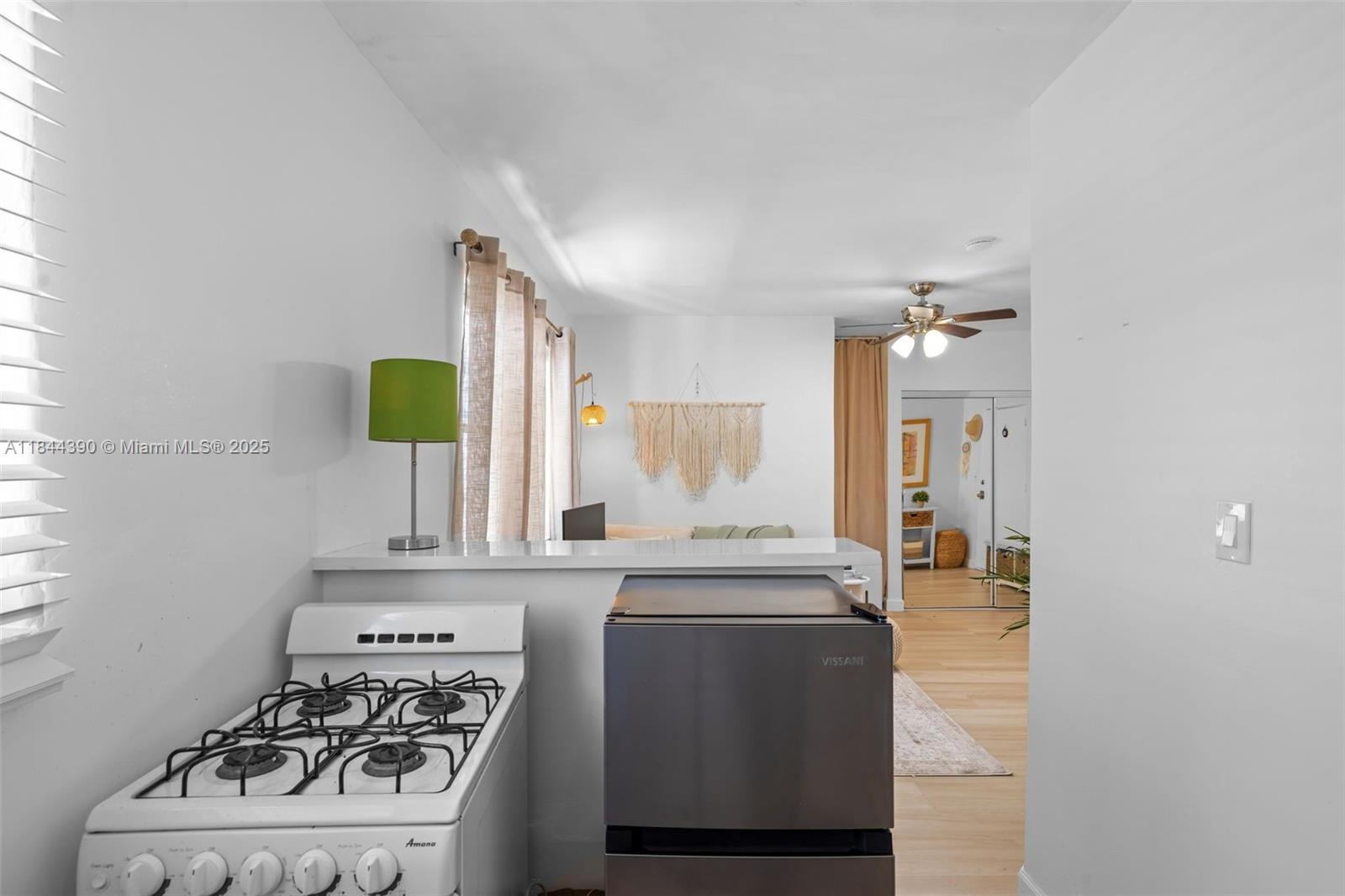 900 Jefferson Ave 13