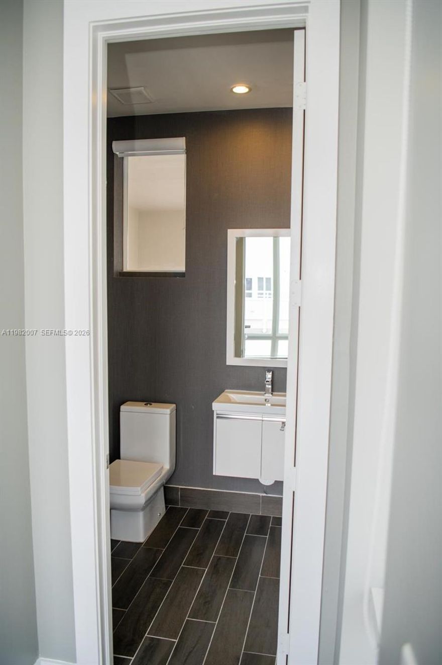 Welcome to Landmark at Doral, a beautiful three level home located in the heart of Doral. This modern residence features spacious living areas, a private patio, and a large rooftop terrace with built in barbecue, perfect for entertaining and family gatherings. The home offers modern kitchen finishes, comfortable bedrooms with ample closet space, and well designed bathrooms. Enjoy resort style living with access to the clubhouse, swimming pool, gym, tennis courts, and more. Conveniently located near top schools, shopping, restaurants, and major highways. A great opportunity to live in one of Doral’s most desirable communities.