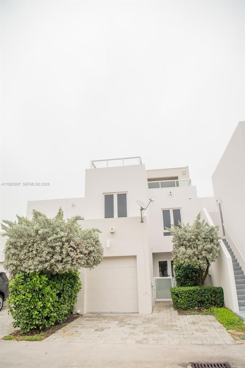 LANDMARK AT DORAL - Residential