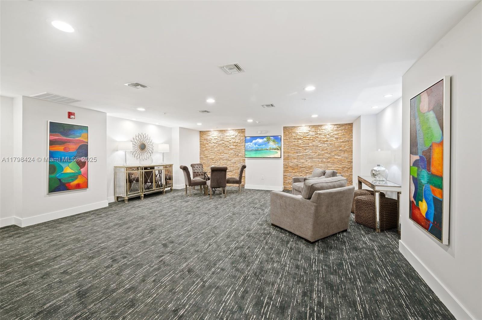 KEYSTONE VILLAS II CONDO - Residential