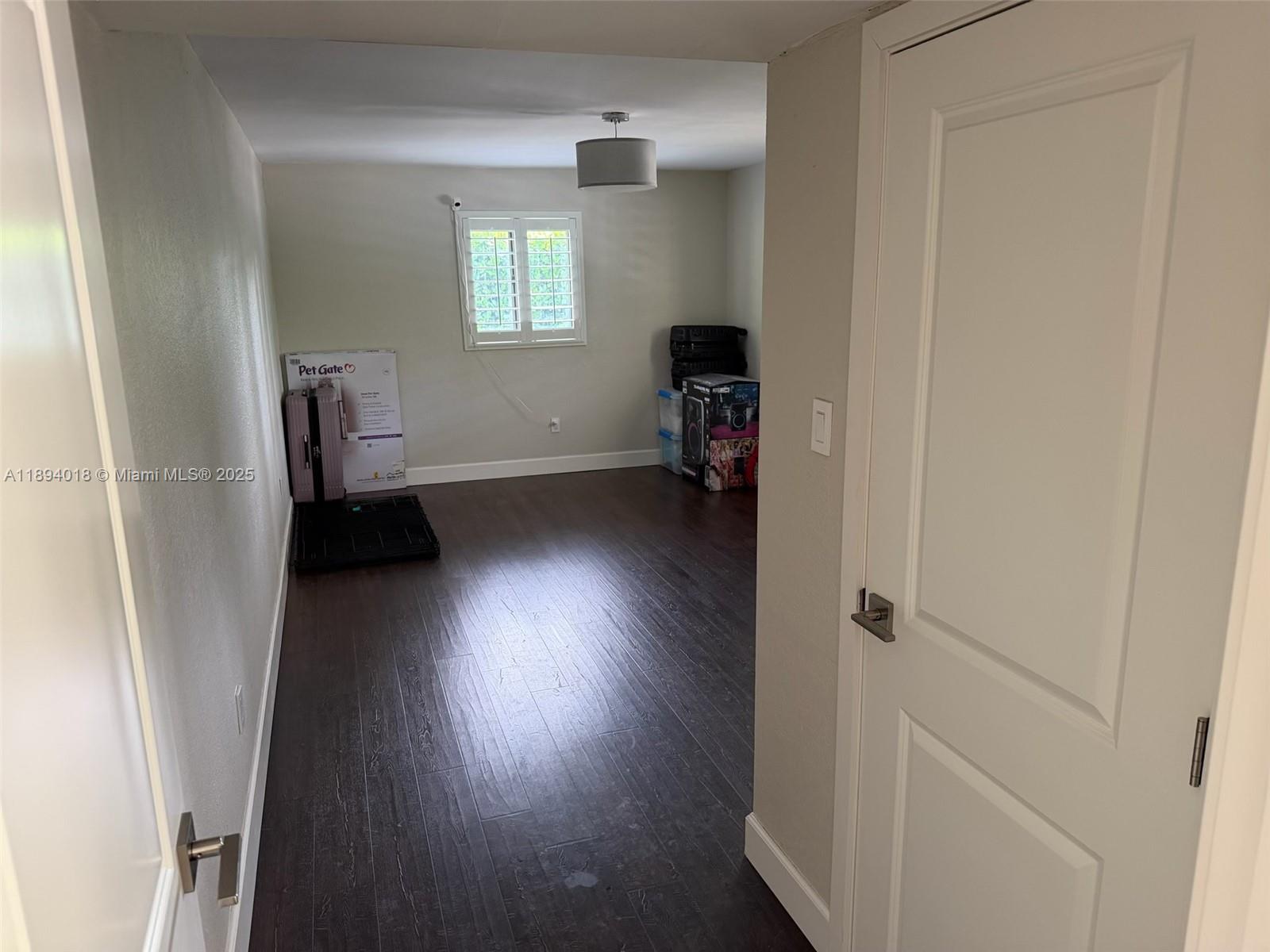 ROYALE GREEN SEC 3 - Residential Lease