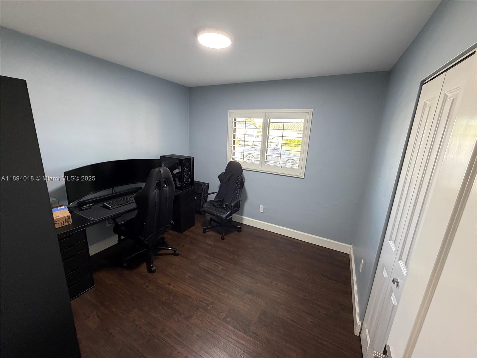 ROYALE GREEN SEC 3 - Residential Lease
