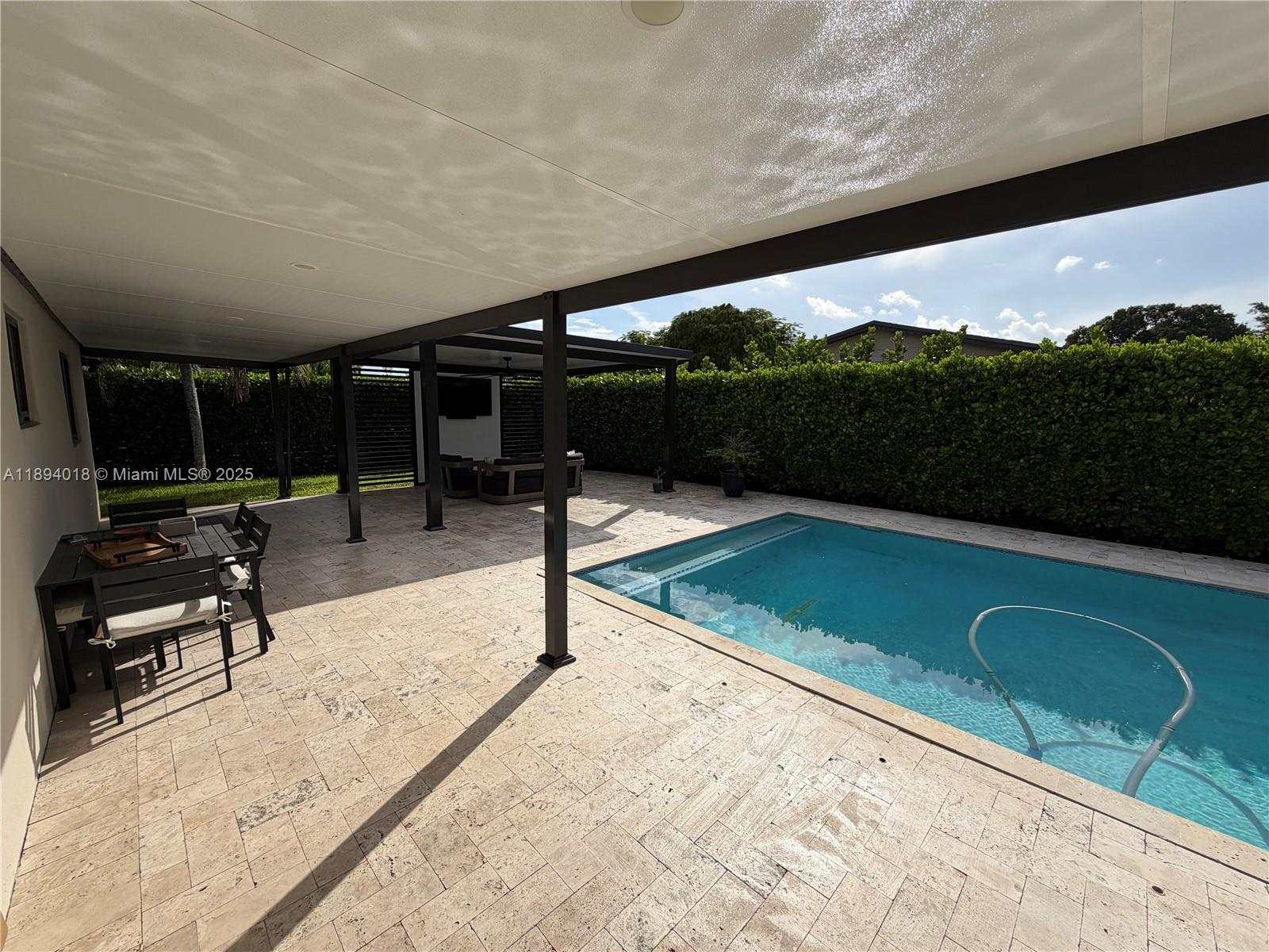 ROYALE GREEN SEC 3 - Residential Lease