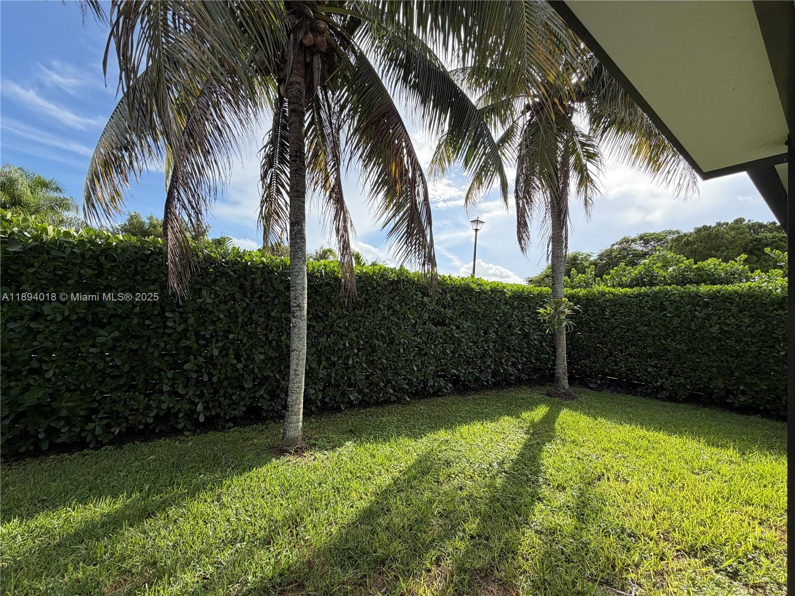 ROYALE GREEN SEC 3 - Residential Lease