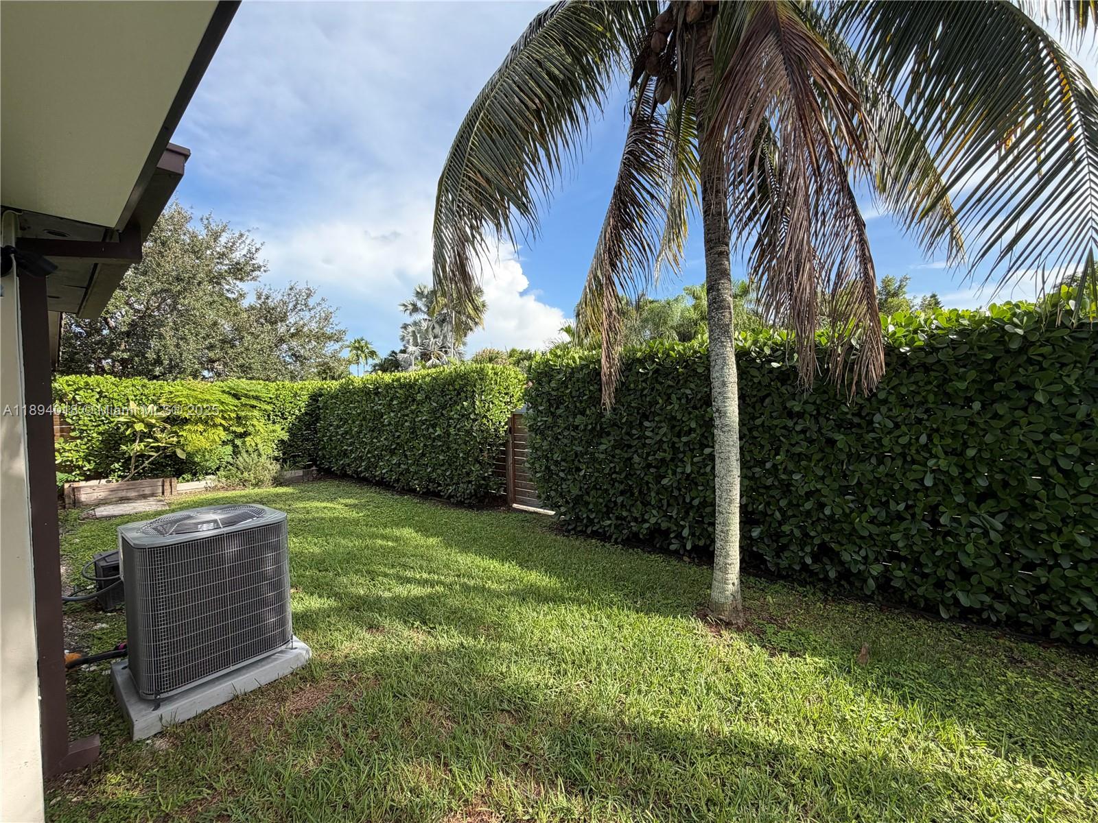ROYALE GREEN SEC 3 - Residential Lease