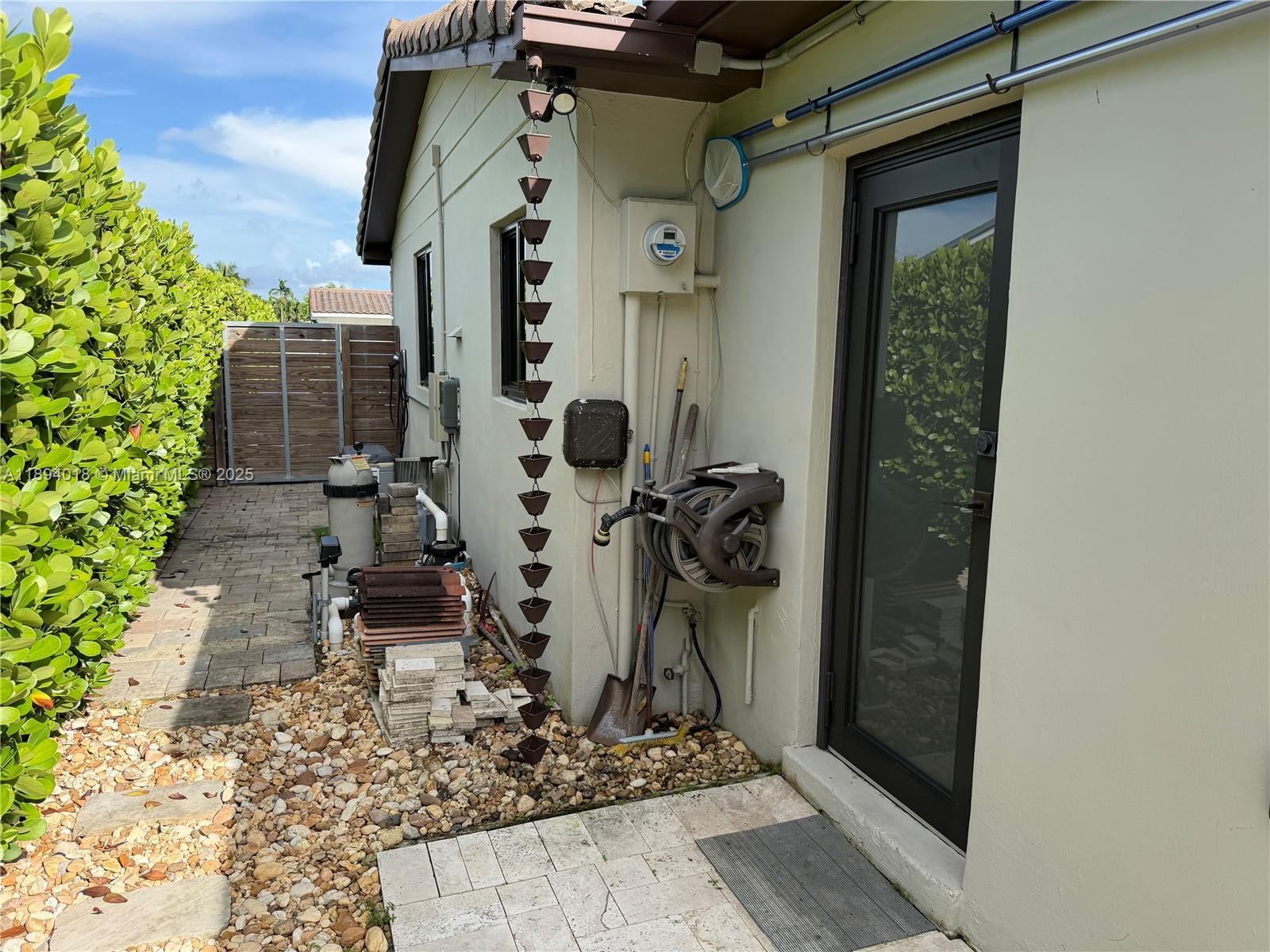 ROYALE GREEN SEC 3 - Residential Lease
