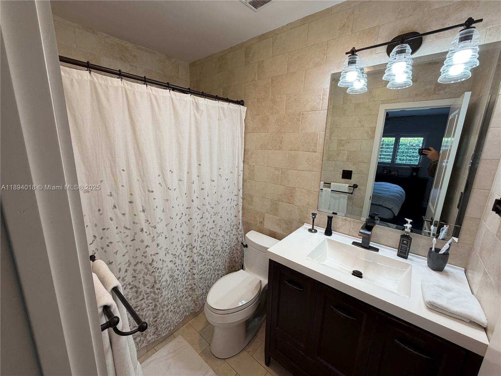 ROYALE GREEN SEC 3 - Residential Lease