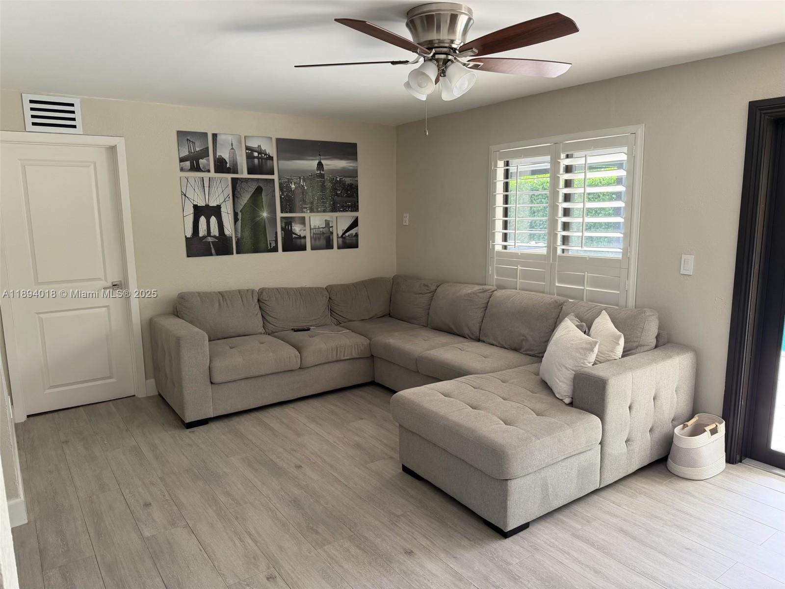 ROYALE GREEN SEC 3 - Residential Lease