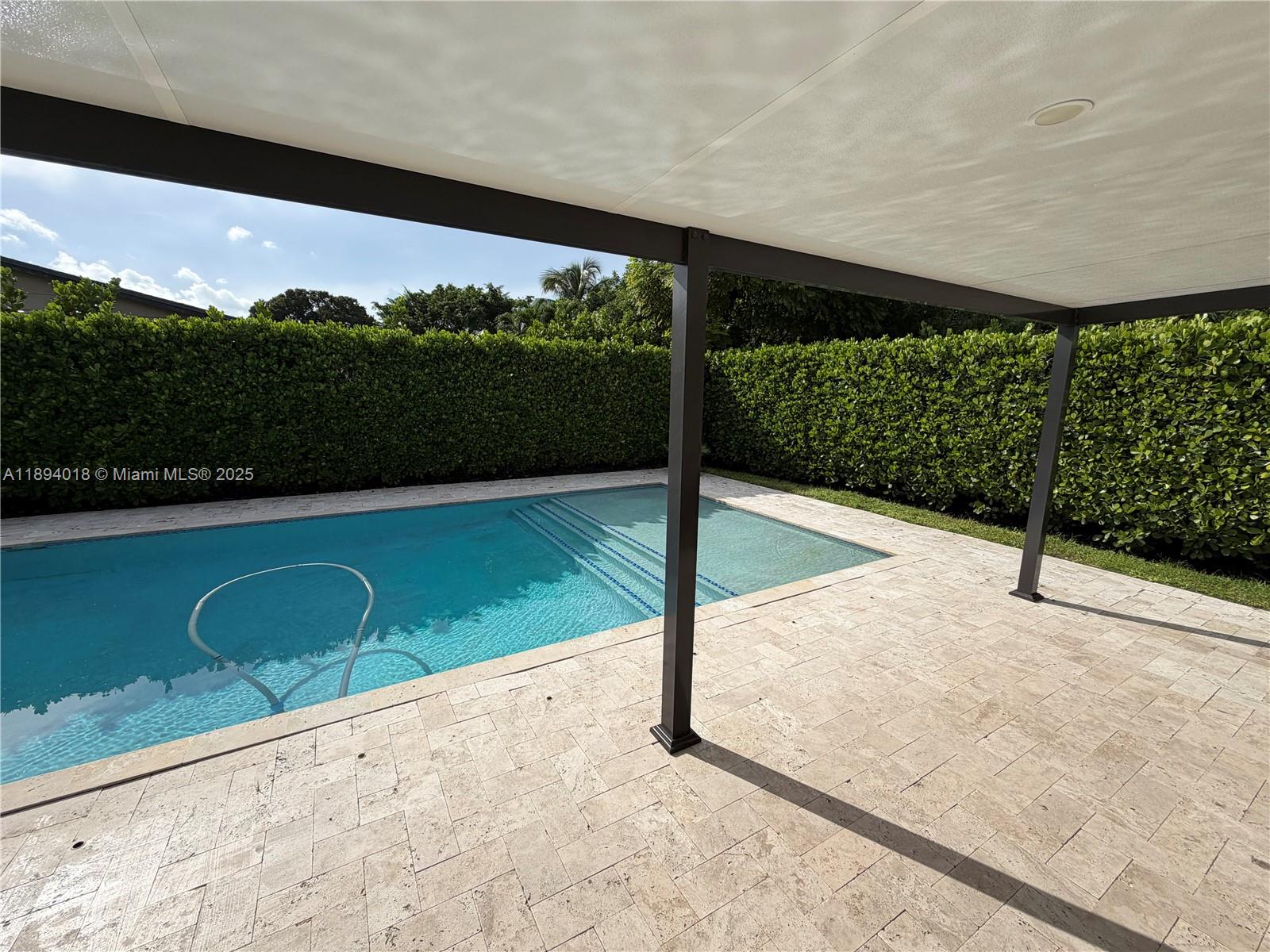 ROYALE GREEN SEC 3 - Residential Lease