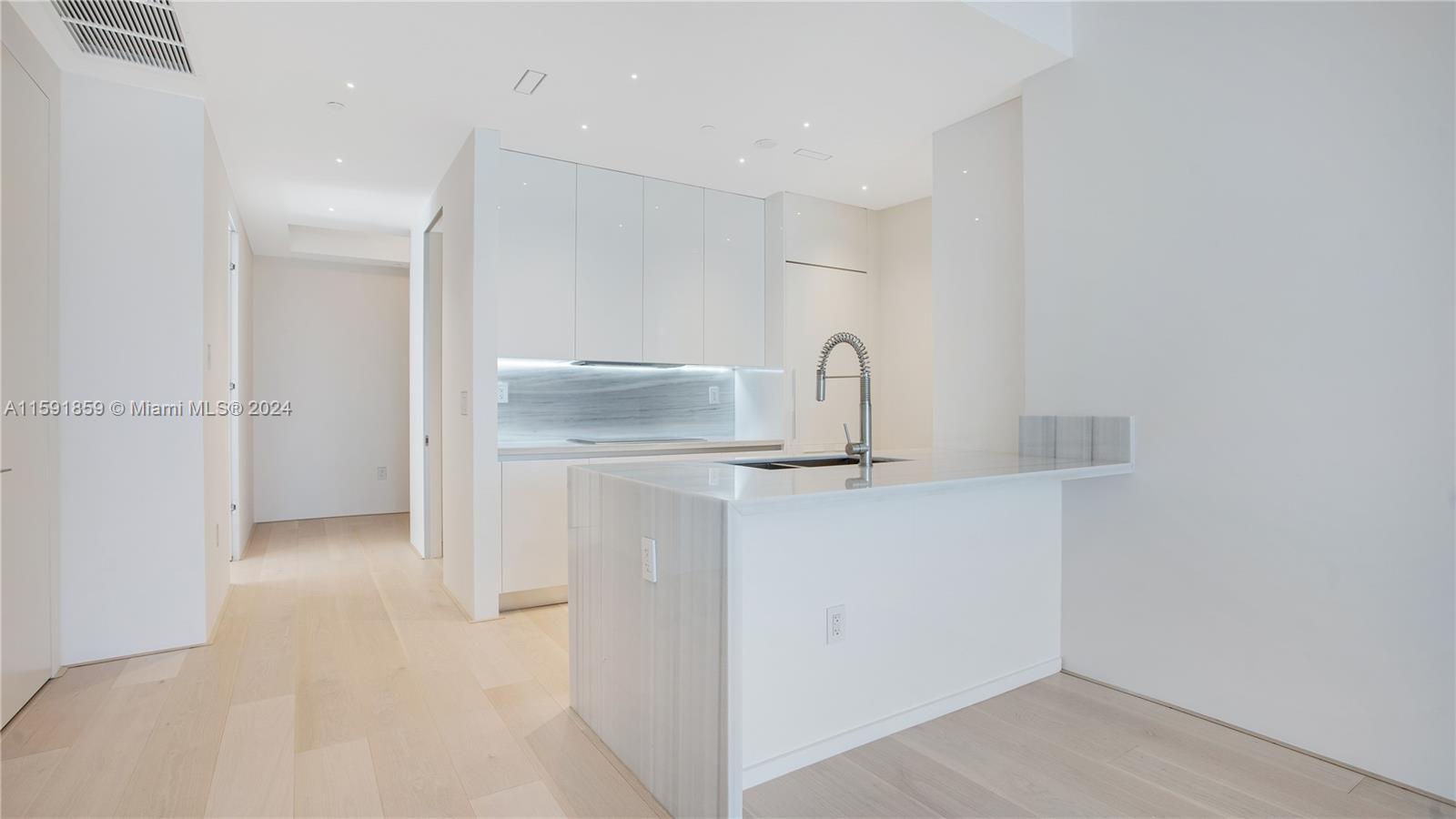 MAREA CONDO - Residential