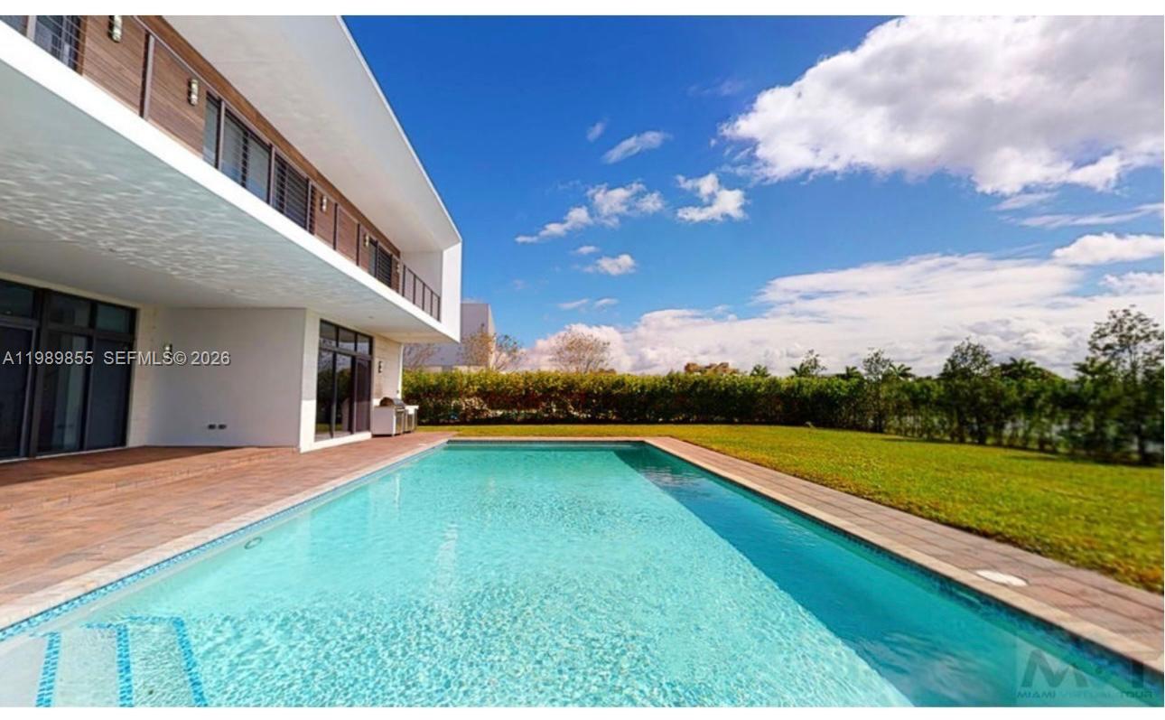 WESTON ESTATES - Residential Lease