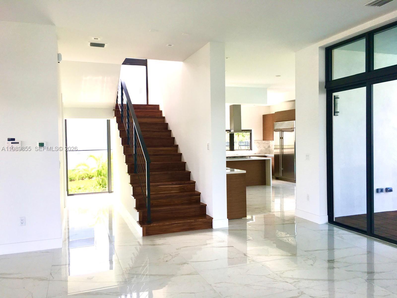 WESTON ESTATES - Residential Lease