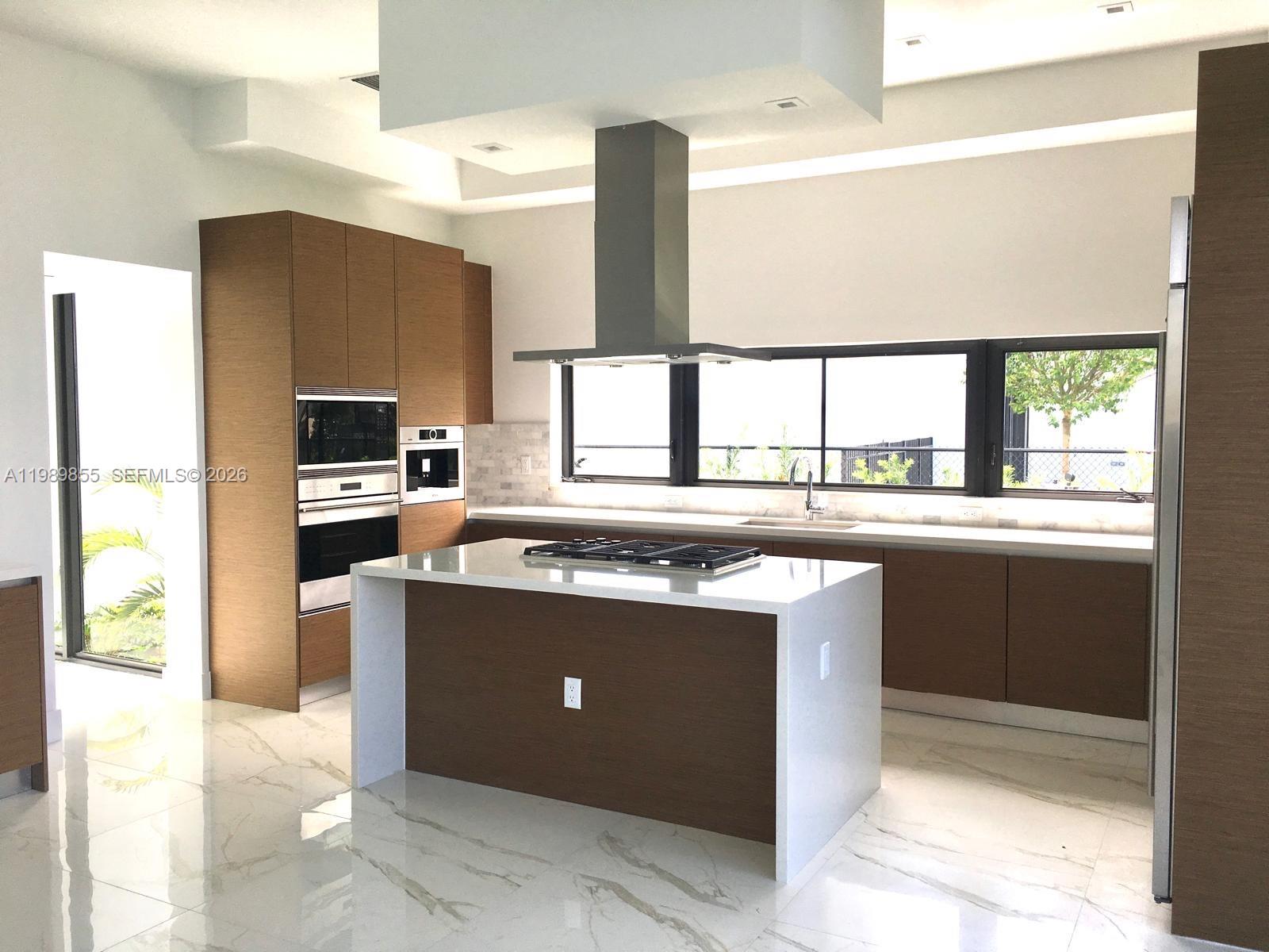 WESTON ESTATES - Residential Lease