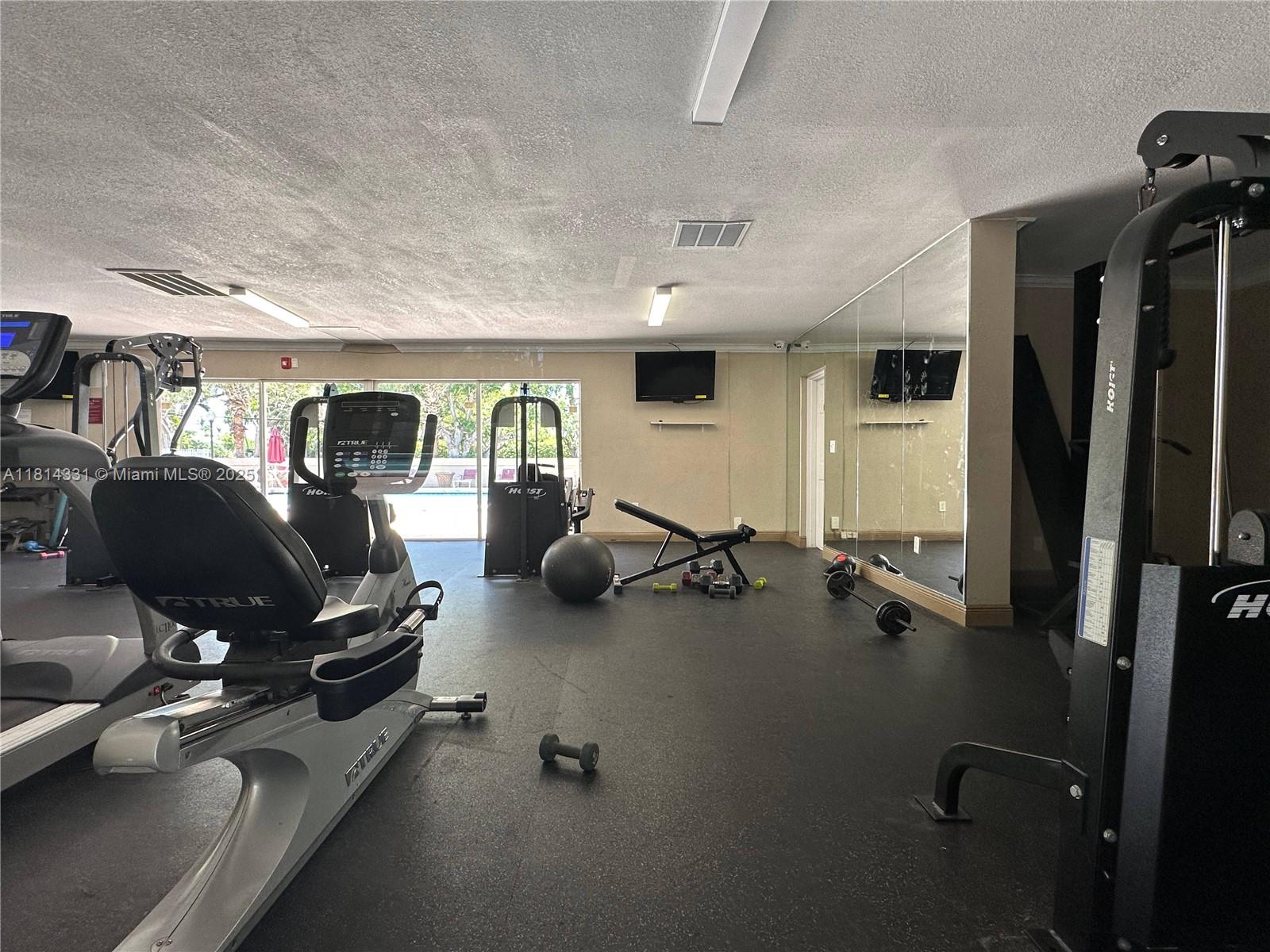 BAYVIEW PALMS CONDO - Residential Lease