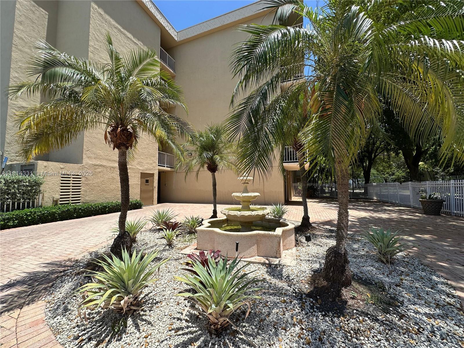 BAYVIEW PALMS CONDO - Residential Lease