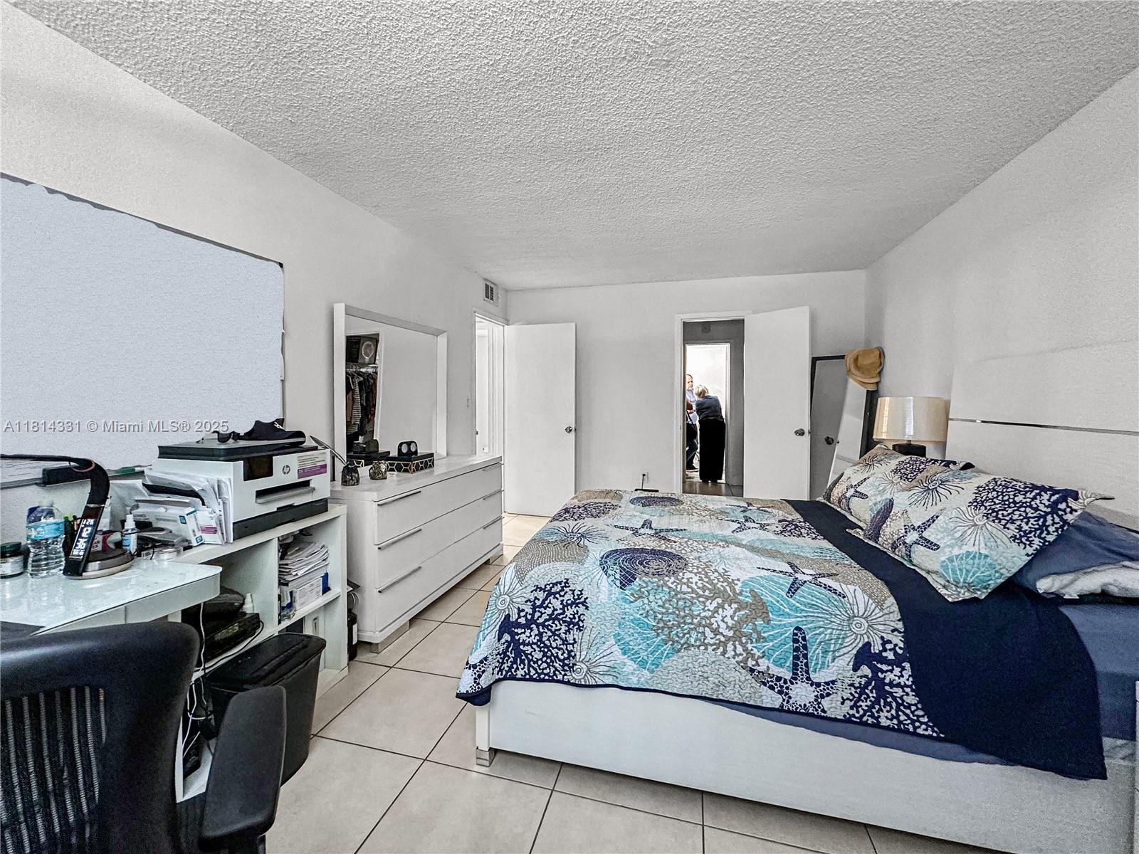 BAYVIEW PALMS CONDO - Residential Lease