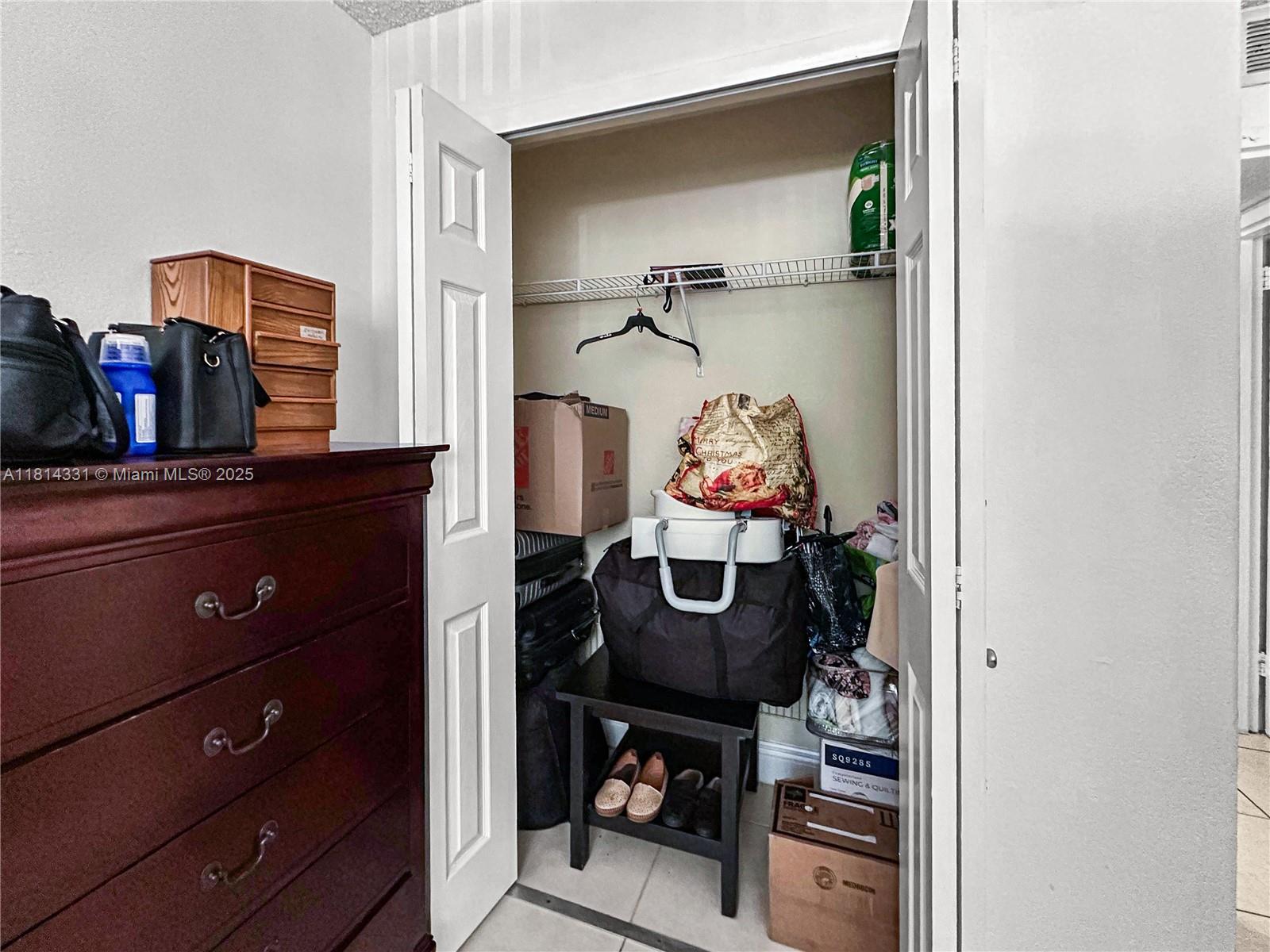 BAYVIEW PALMS CONDO - Residential Lease
