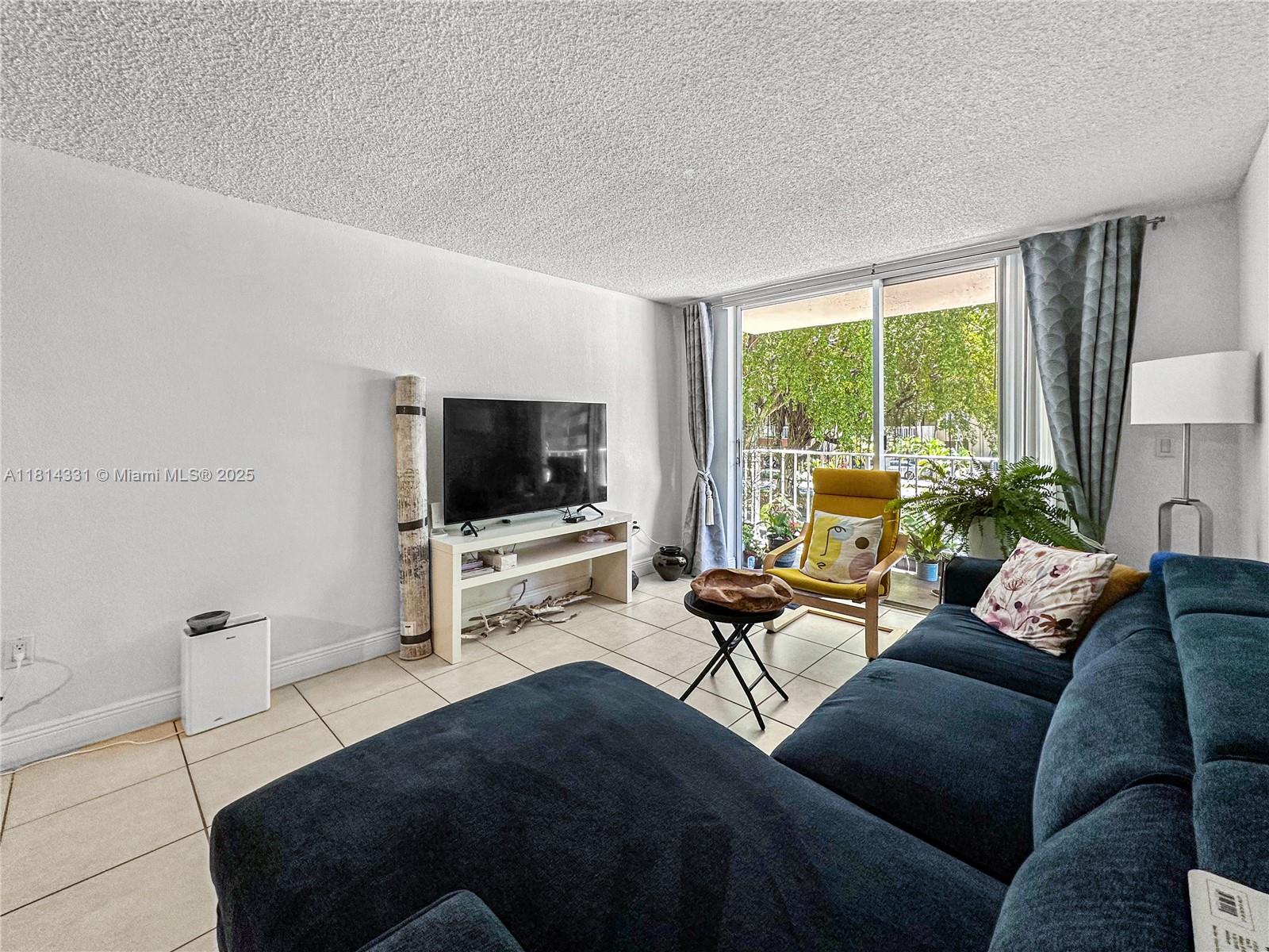 BAYVIEW PALMS CONDO - Residential Lease