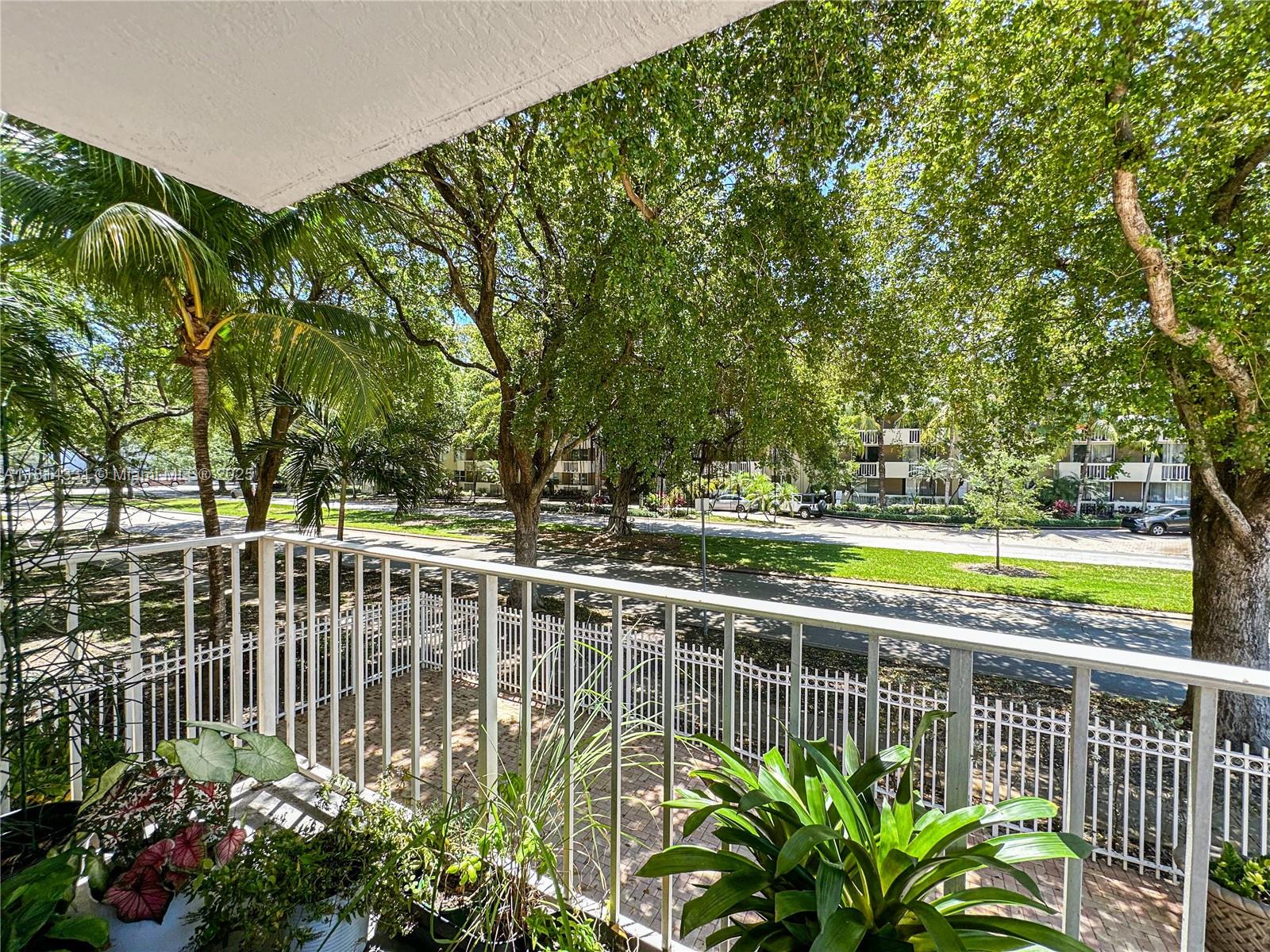 BAYVIEW PALMS CONDO - Residential Lease