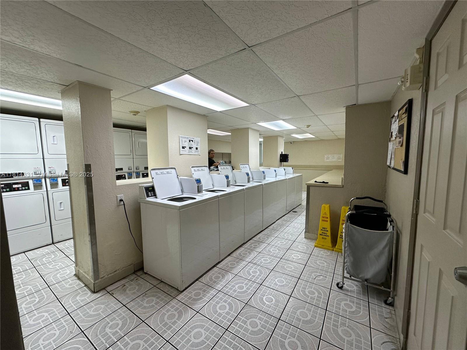 BAYVIEW PALMS CONDO - Residential Lease
