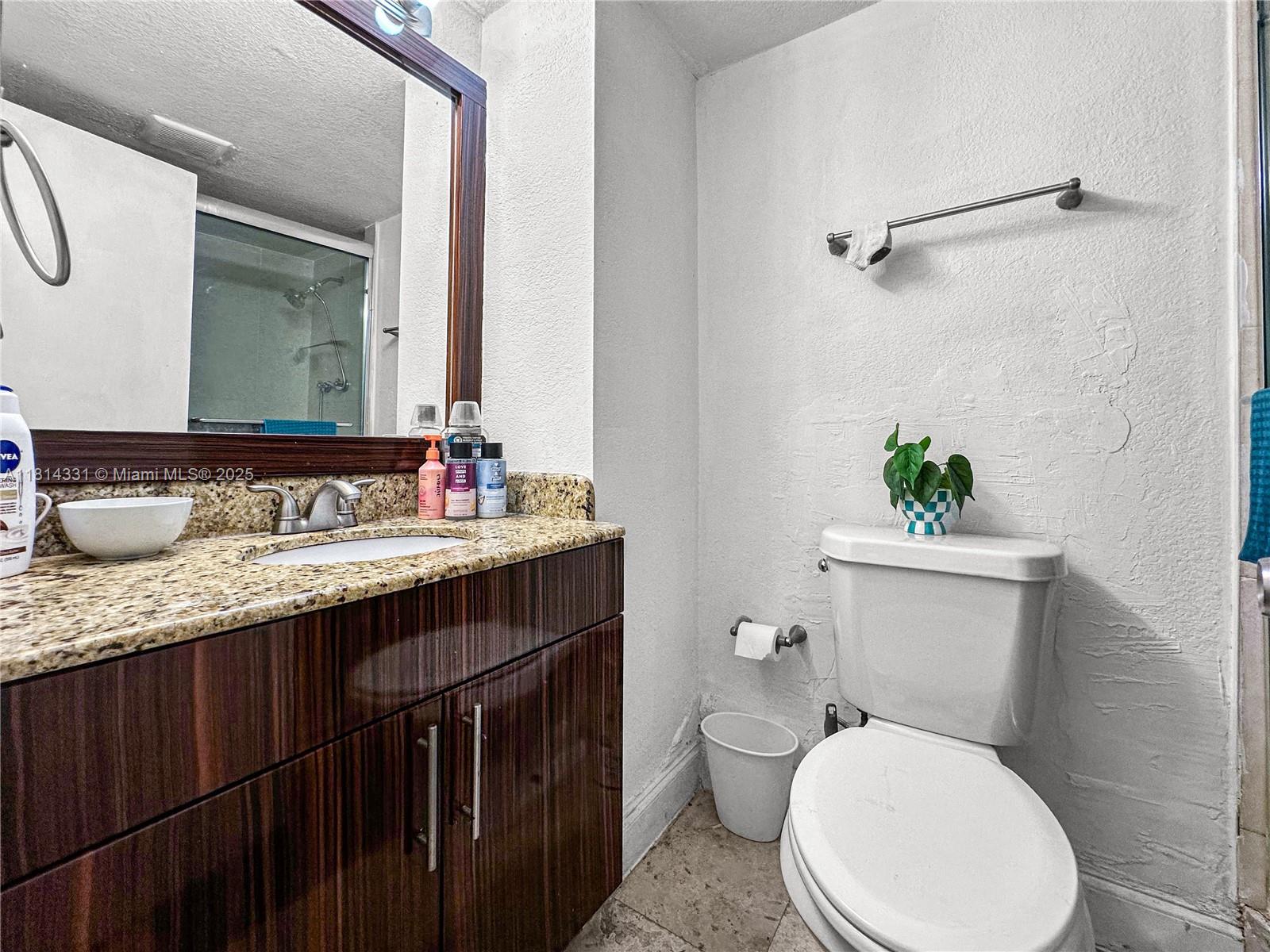 BAYVIEW PALMS CONDO - Residential Lease