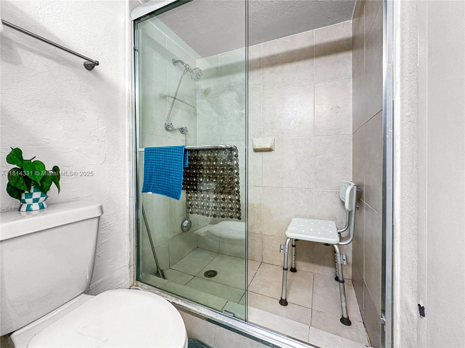 BAYVIEW PALMS CONDO - Residential Lease