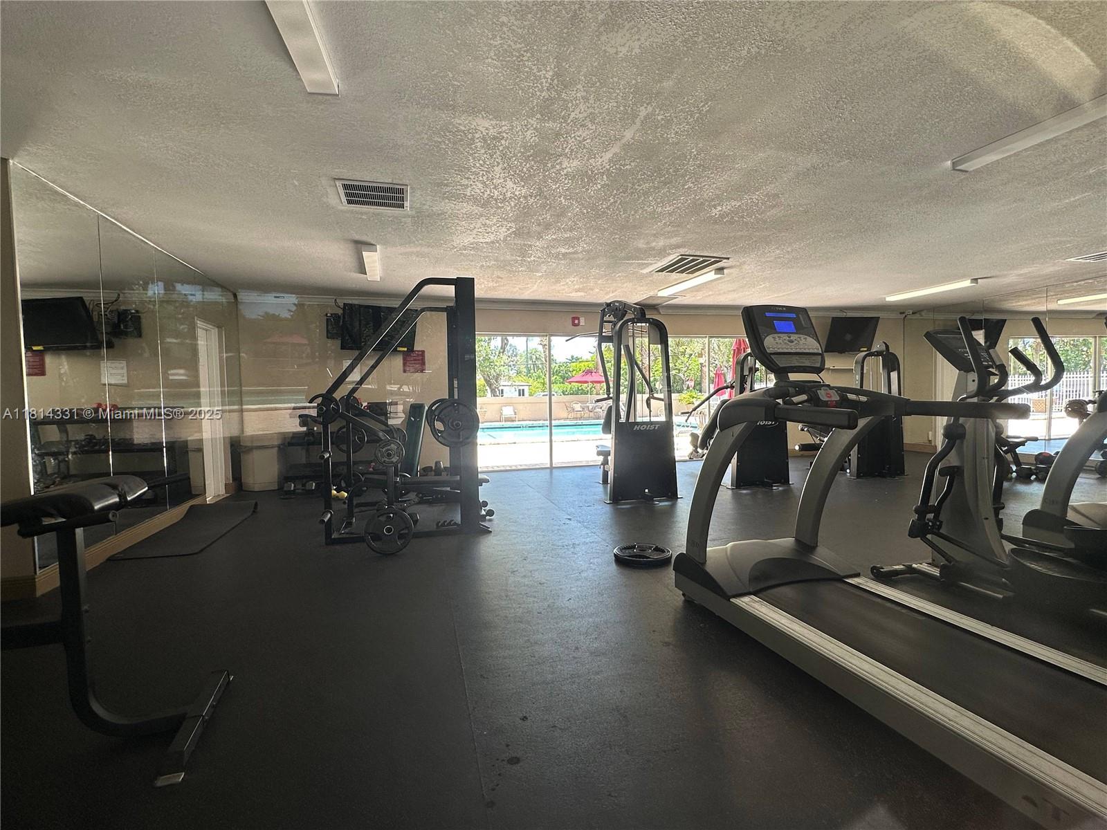 BAYVIEW PALMS CONDO - Residential Lease