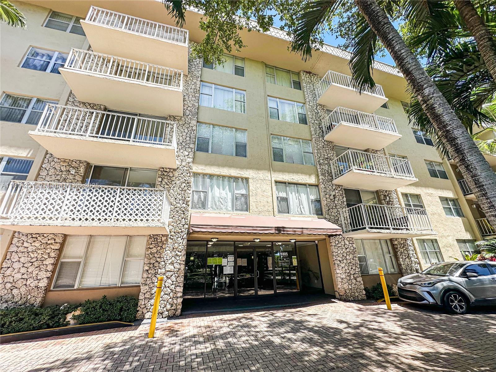 BAYVIEW PALMS CONDO - Residential Lease