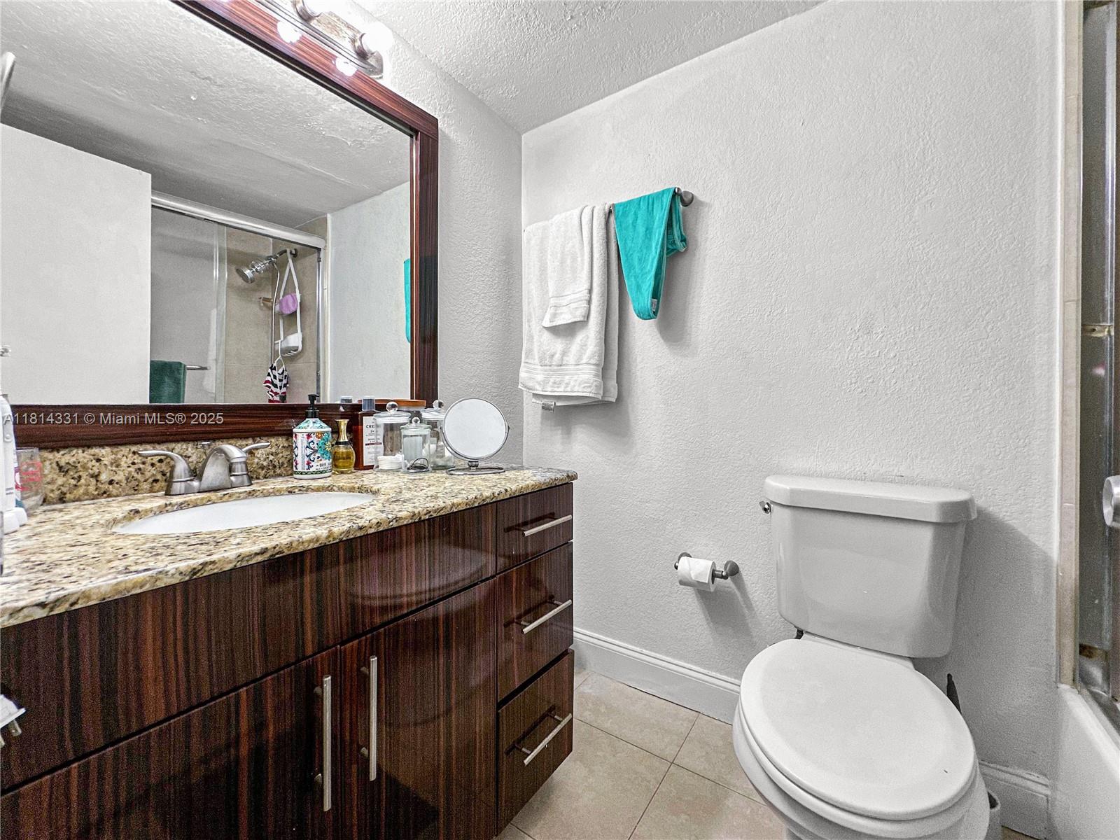 BAYVIEW PALMS CONDO - Residential Lease