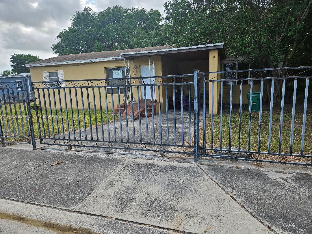 12210 Nw 22nd Ave, Miami, Broward County, Florida - 3 Bedrooms  
1 Bathrooms - 