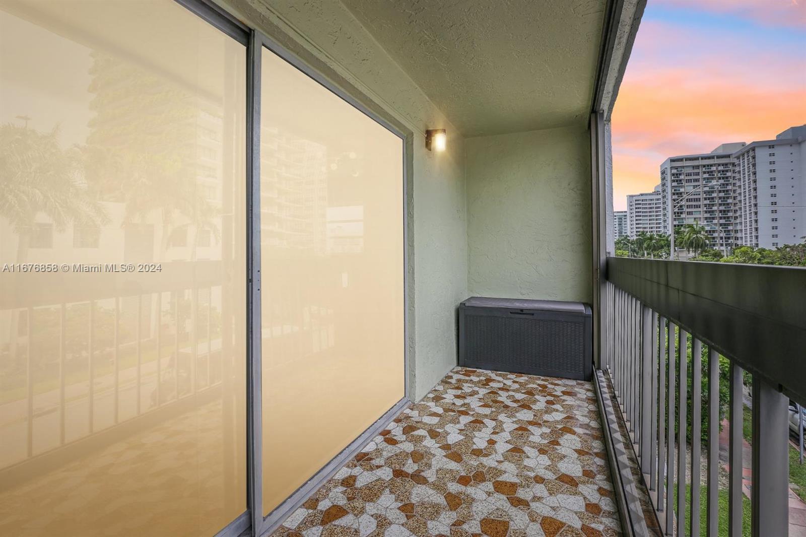 GOLDEN WEST CONDO - Residential