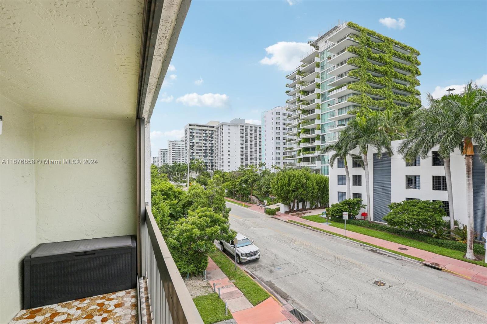 GOLDEN WEST CONDO - Residential