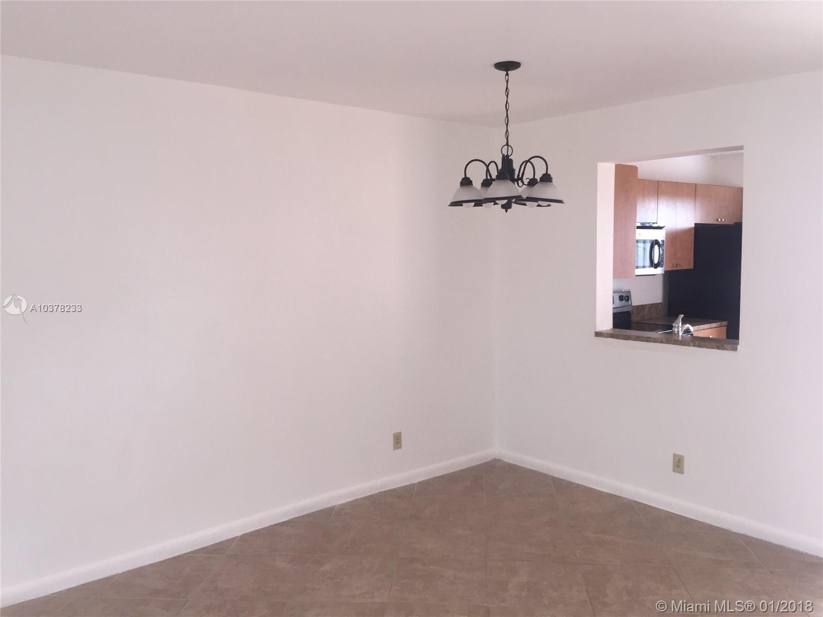 LAKESHORE AT UNIVERSITY P - Residential