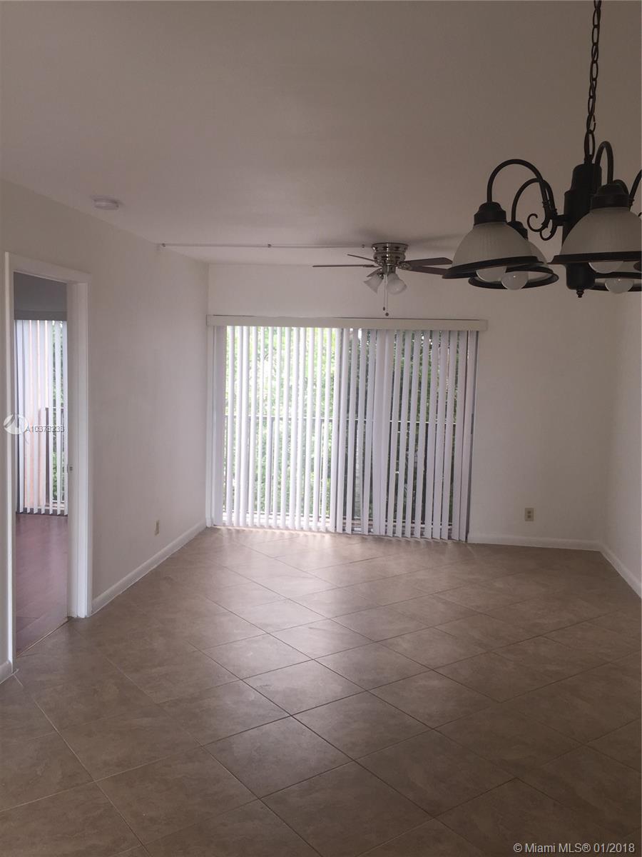 LAKESHORE AT UNIVERSITY P - Residential