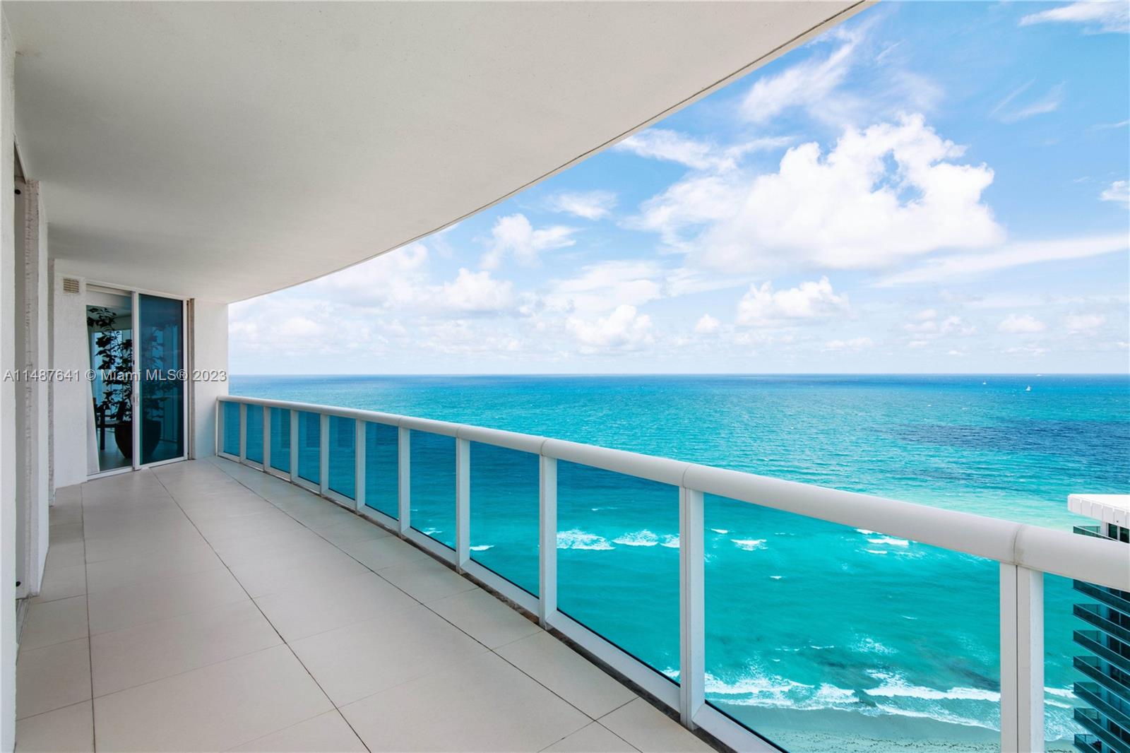 2711 HOLLYWOOD BEACH COND - Residential