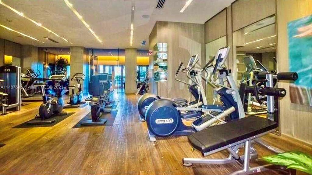 2711 HOLLYWOOD BEACH COND - Residential