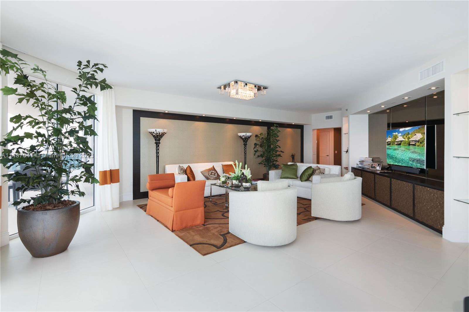 2711 HOLLYWOOD BEACH COND - Residential