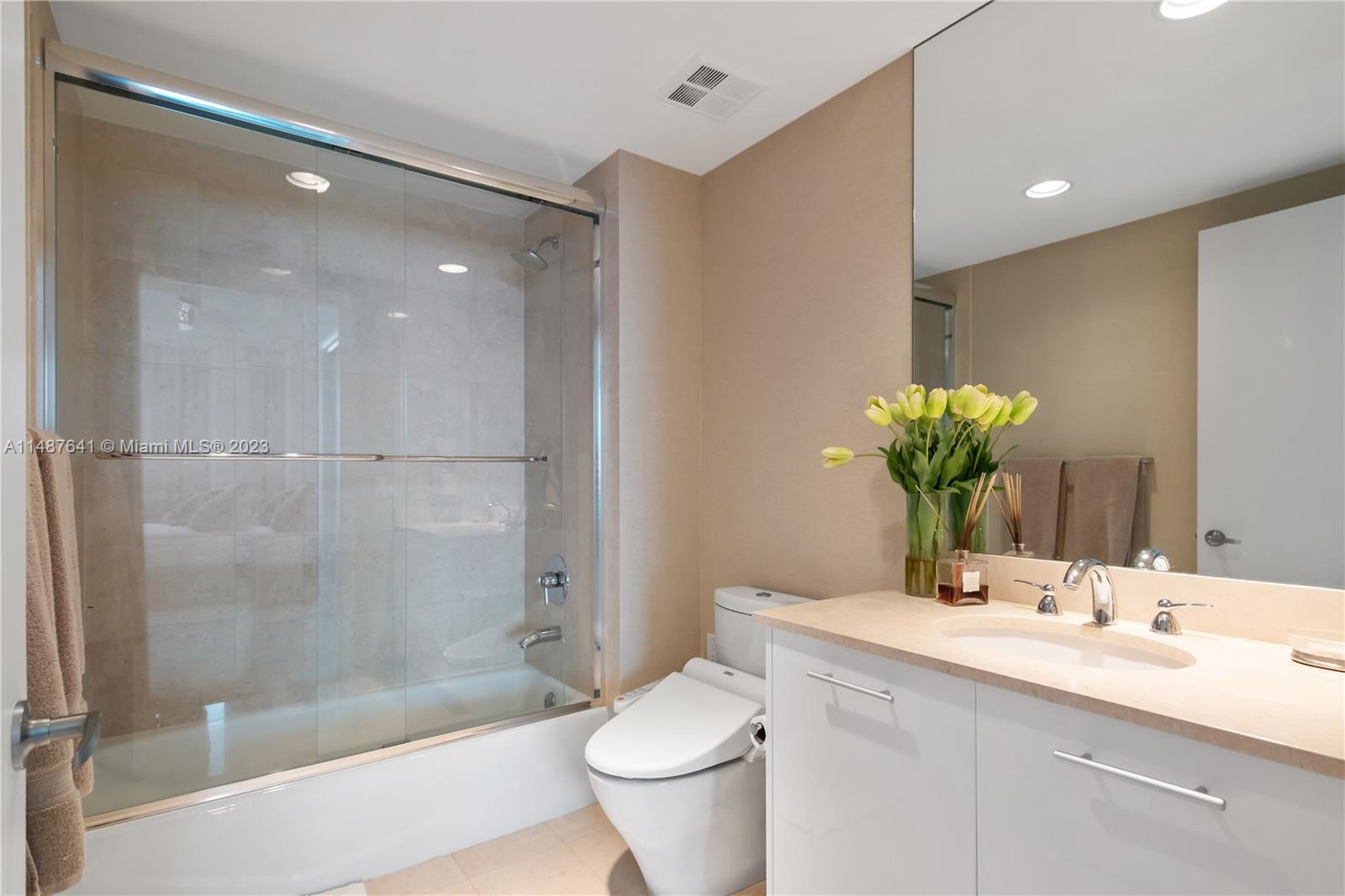 2711 HOLLYWOOD BEACH COND - Residential