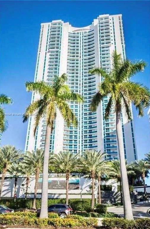 2711 HOLLYWOOD BEACH COND - Residential