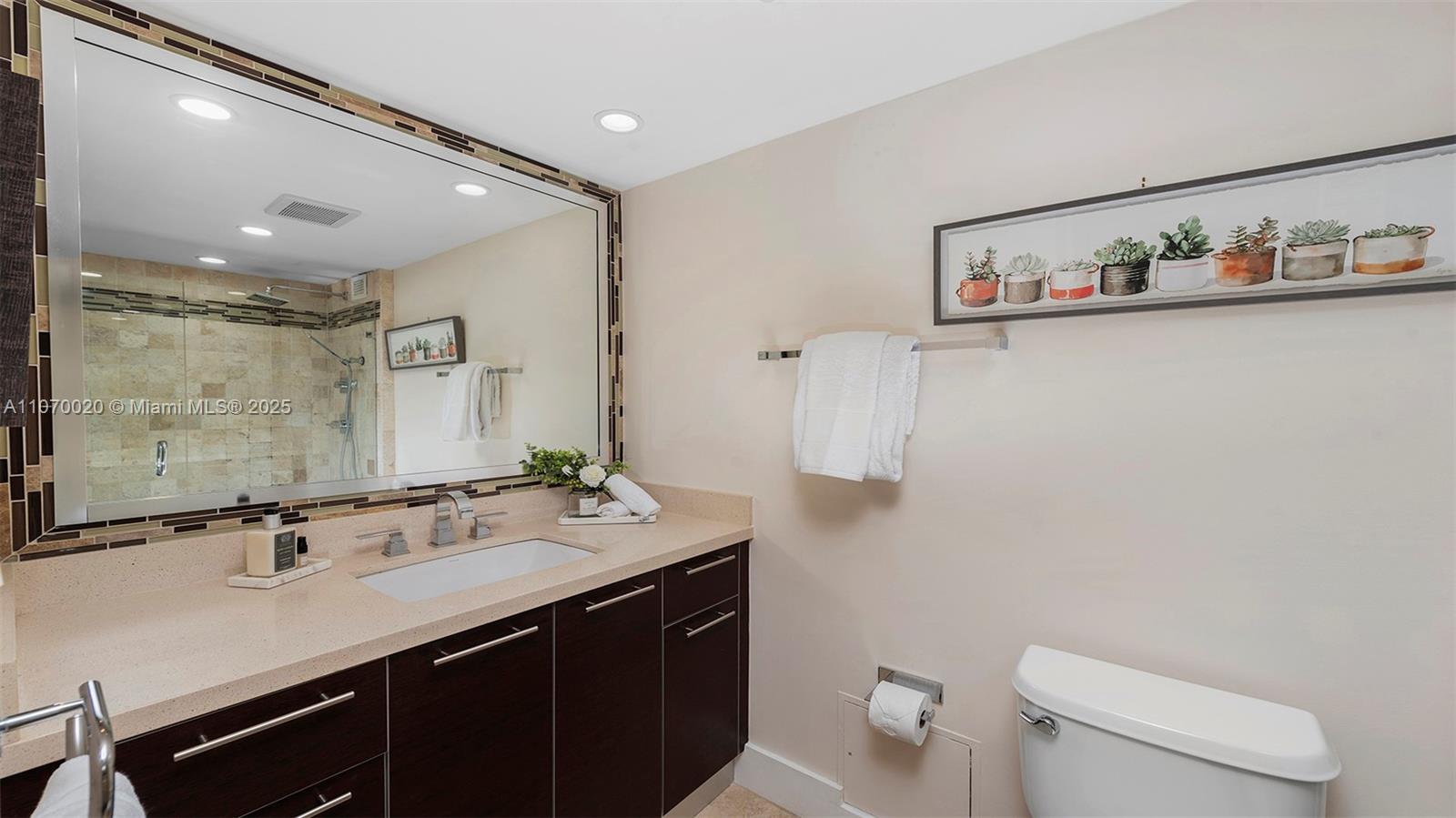 RONEY PALACE CONDO - Residential Lease