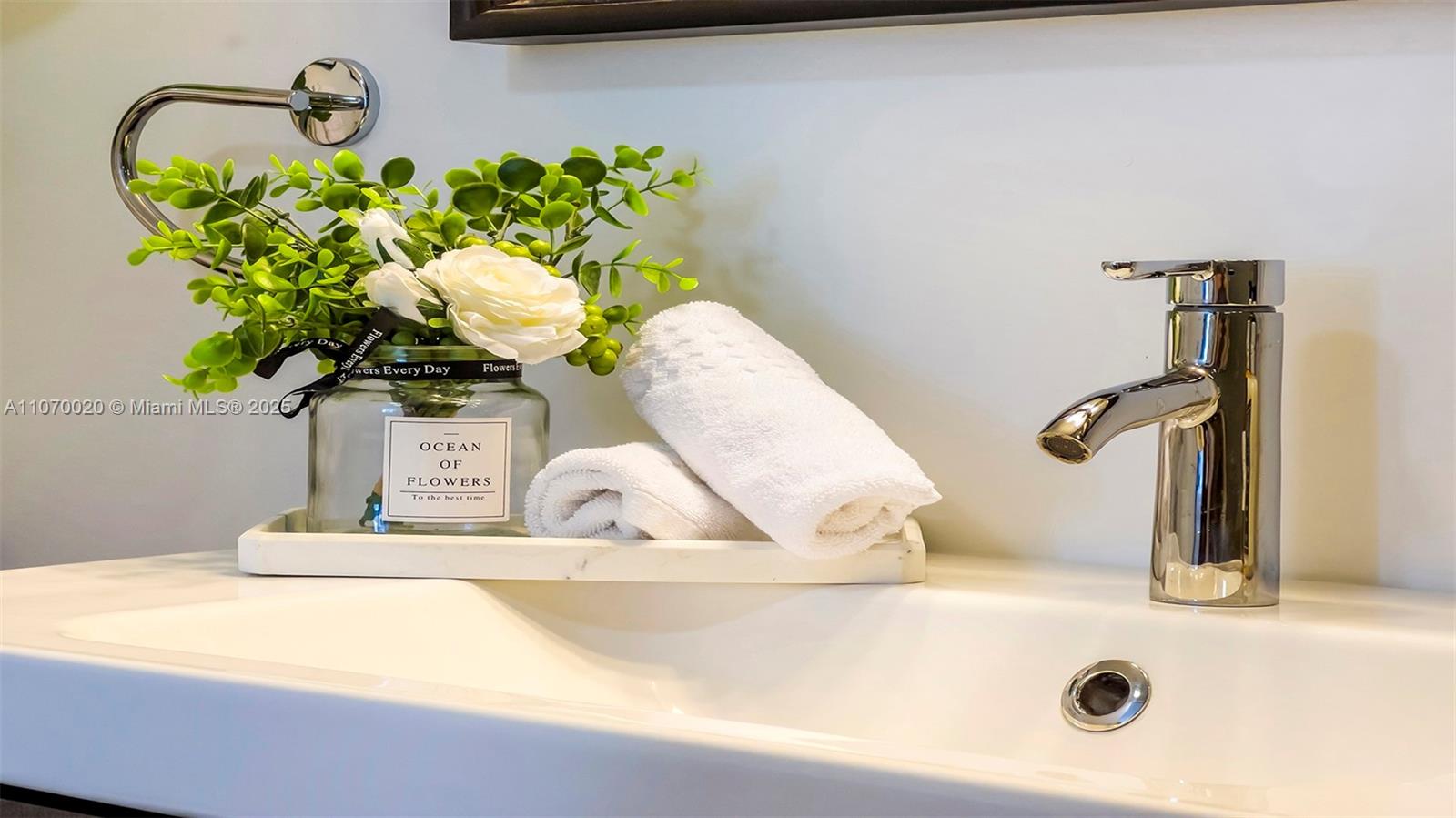 RONEY PALACE CONDO - Residential Lease