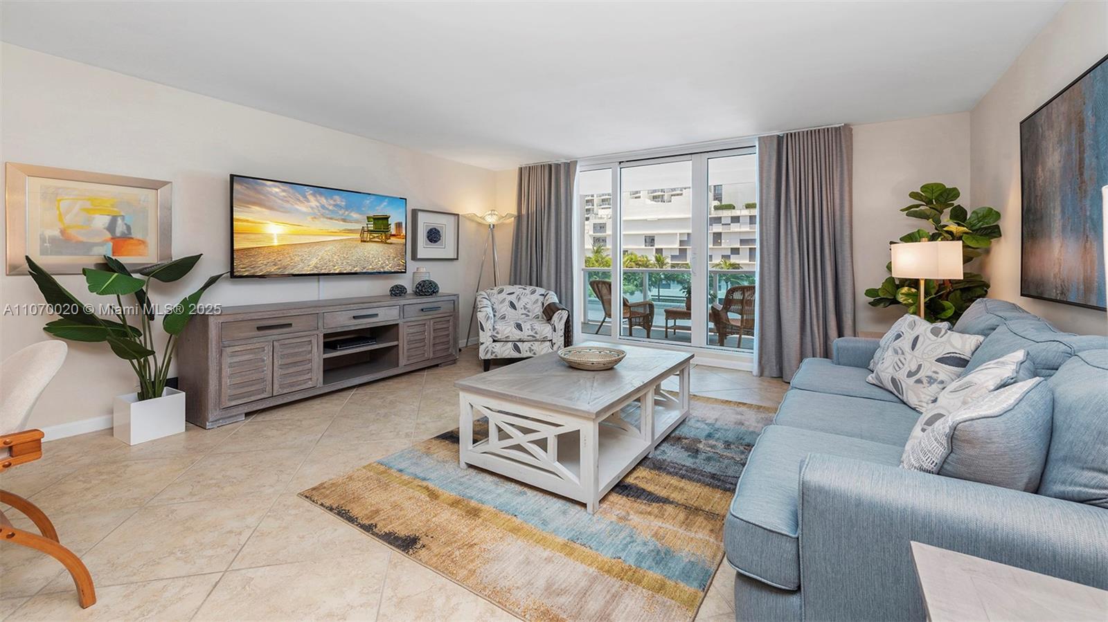 RONEY PALACE CONDO - Residential Lease